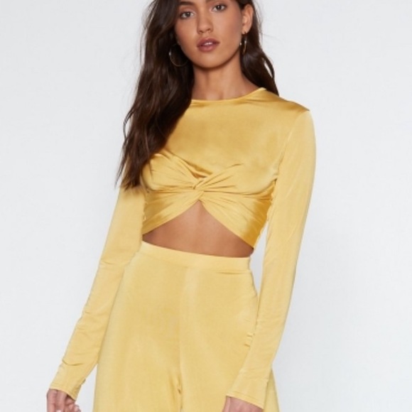 Nasty Gal Tops - NWT nasty gal atomic crop top